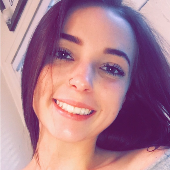 Meet your Posher, Maliya - Picture 1 of 1